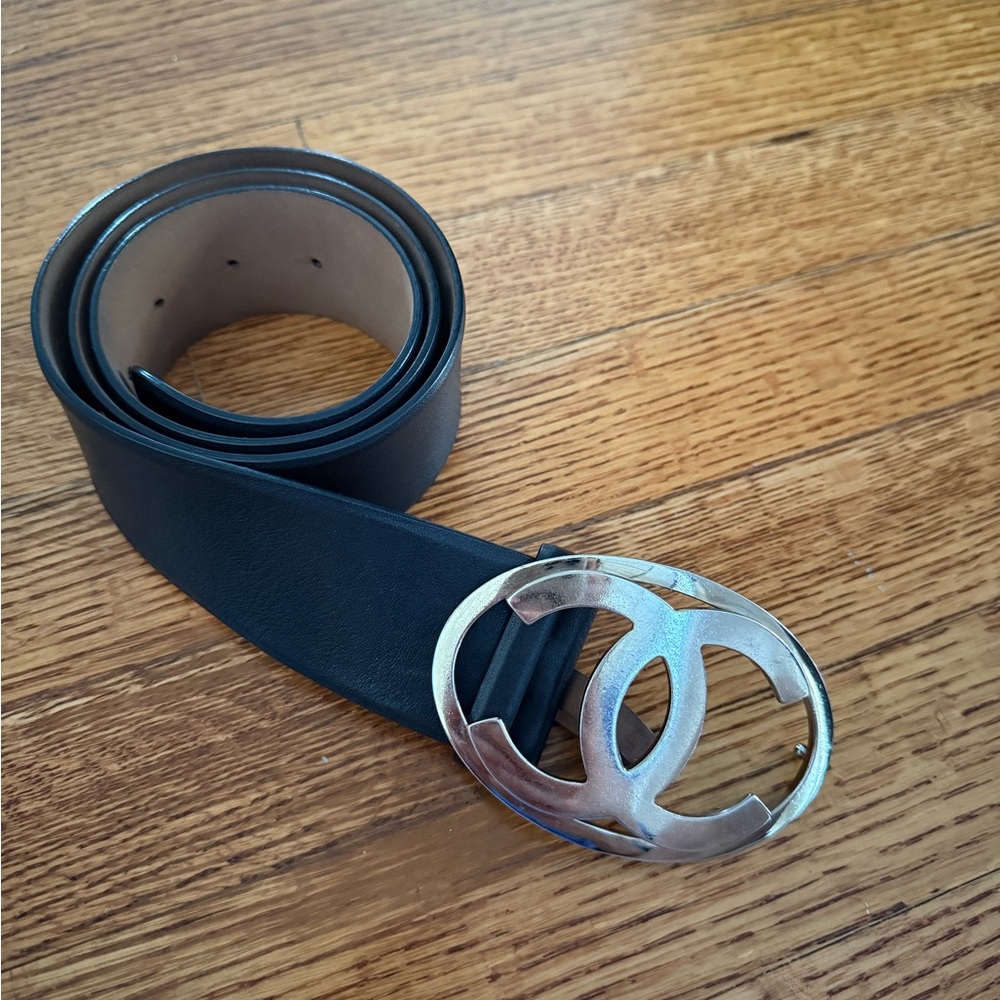 Authentic Chanel large CC coco mark belt size 80 / 32 black